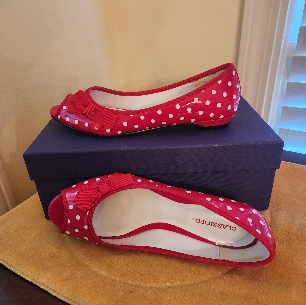 7.5 Classified Red Polka Dot Flats with Bow